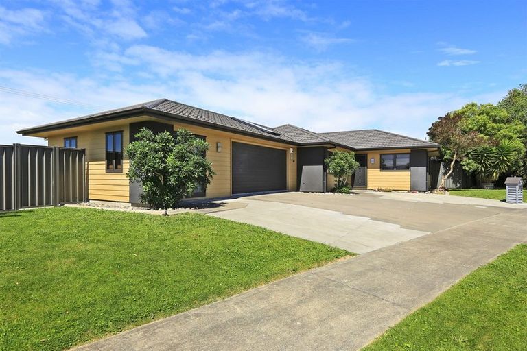 Photo of property in 3 Mcnaughton Place, Onekawa, Napier, 4110
