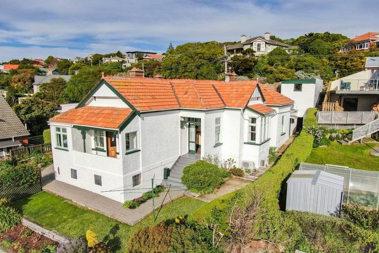 Photo of property in 18 Tomahawk Road, Andersons Bay, Dunedin, 9013