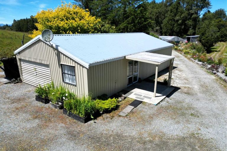 Photo of property in 734 Atarau Road, Atarau, Blackball, 7871