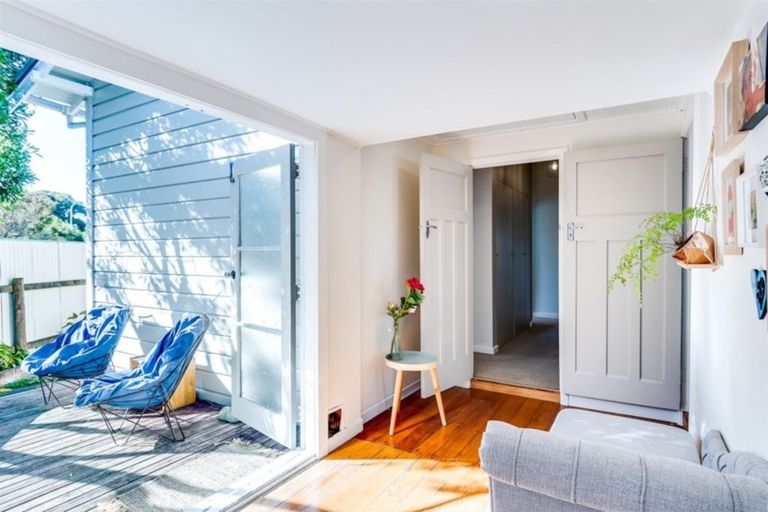 Photo of property in 132 Nelson Crescent, Napier South, Napier, 4110