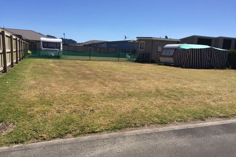 Photo of property in 28 Surfers Avenue, Waihi Beach, 3611