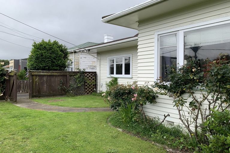 Photo of property in 204 Waiwhetu Road, Waterloo, Lower Hutt, 5011