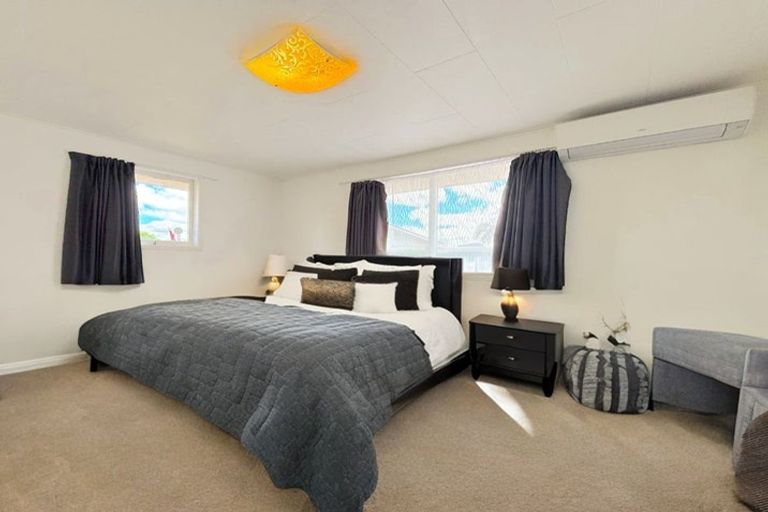 Photo of property in 14 Tranent Road, Mangere, Auckland, 2022