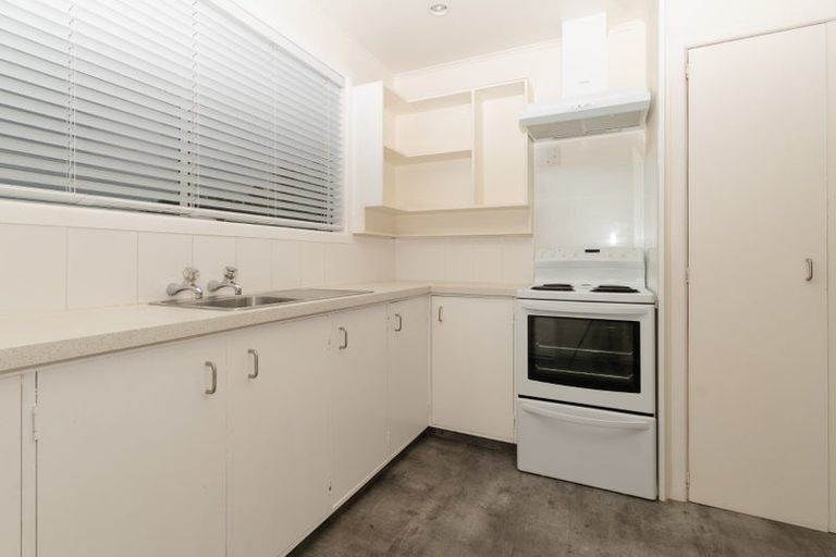 Photo of property in 2/164 Forrest Hill Road, Forrest Hill, Auckland, 0620