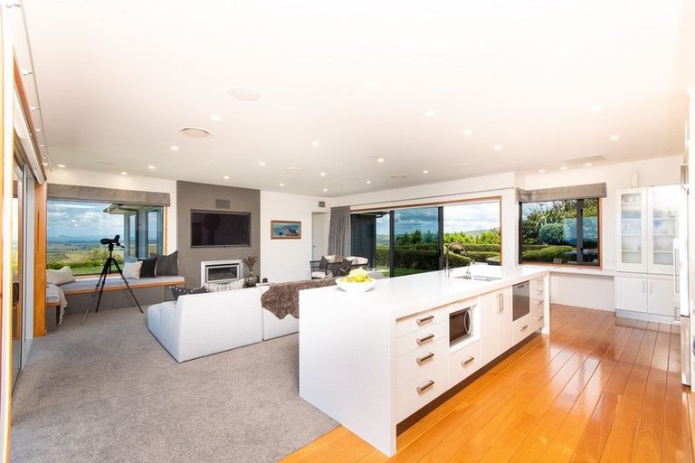 Photo of property in 135 Eskridge Drive, Eskdale, Napier, 4182