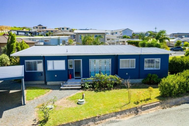 Photo of property in 11 Kakapo Place, Mangawhai, 0505
