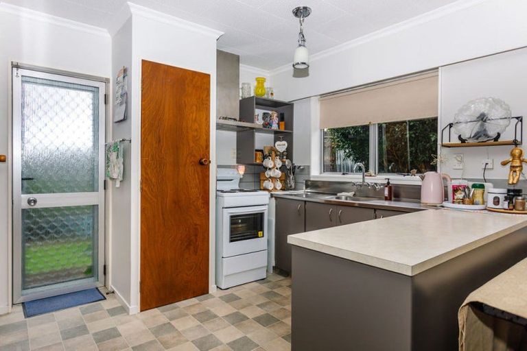 Photo of property in 17 Mccallum Street, Dannevirke, 4930