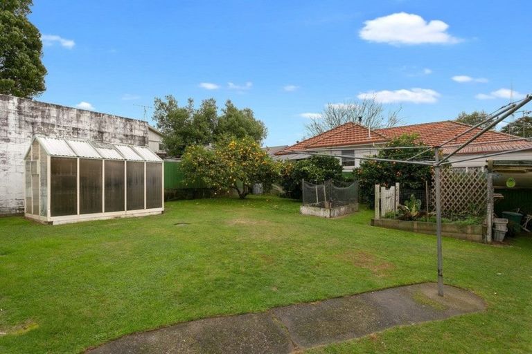 Photo of property in 8 Station Street, Tirau, 3410