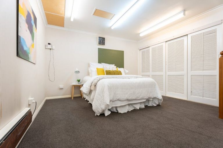 Photo of property in 1 Tainui Terrace, Tawa, Wellington, 5028