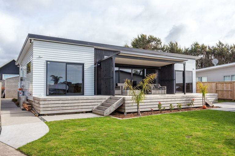 Photo of property in 30 Tairua Palms Place, Tairua, 3508