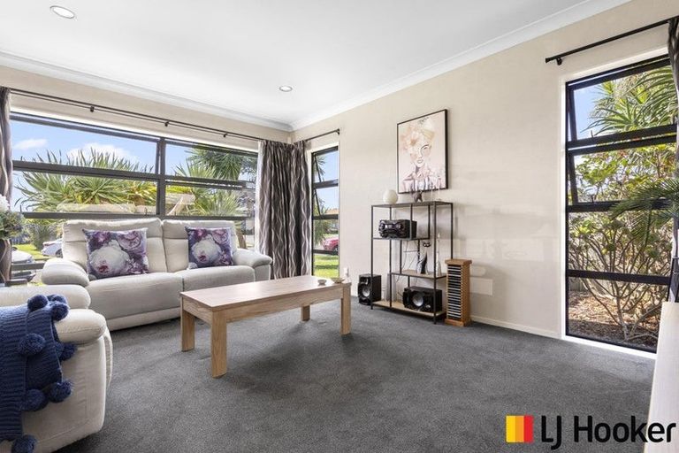Photo of property in 29 Girvan Terrace, Wattle Downs, Auckland, 2103