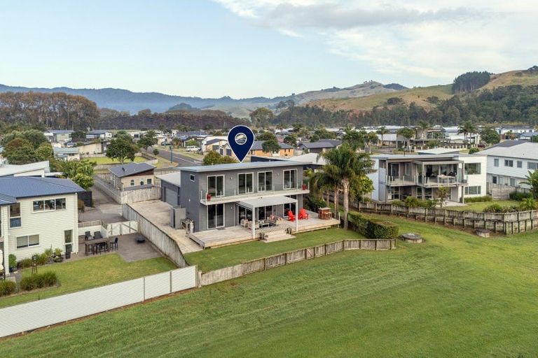 Photo of property in 273 Cook Drive, Whitianga, 3510
