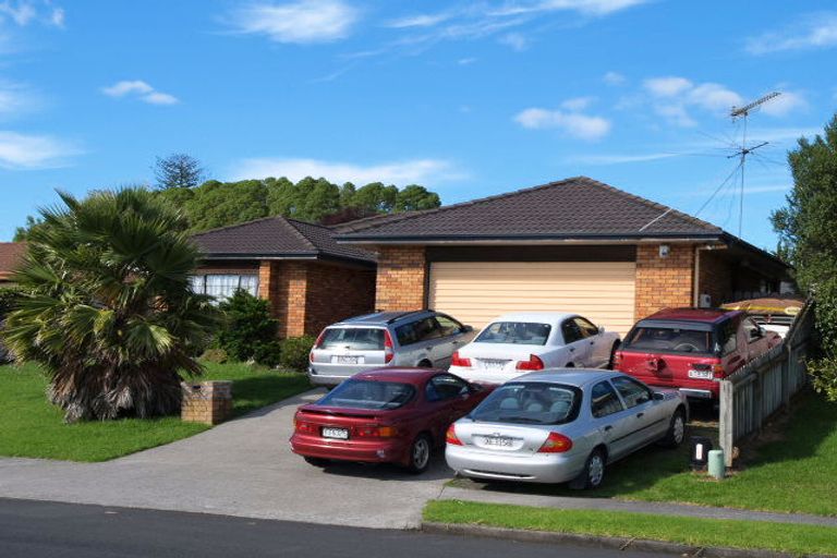 Photo of property in 24 Summermist Drive, Northpark, Auckland, 2013