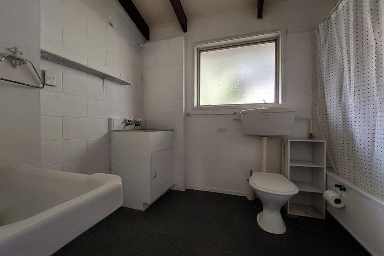 Photo of property in 17 Sandringham Road, Mount Eden, Auckland, 1024