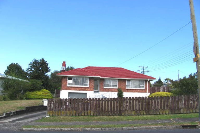 Photo of property in 13 Sheridan Drive, New Lynn, Auckland, 0600