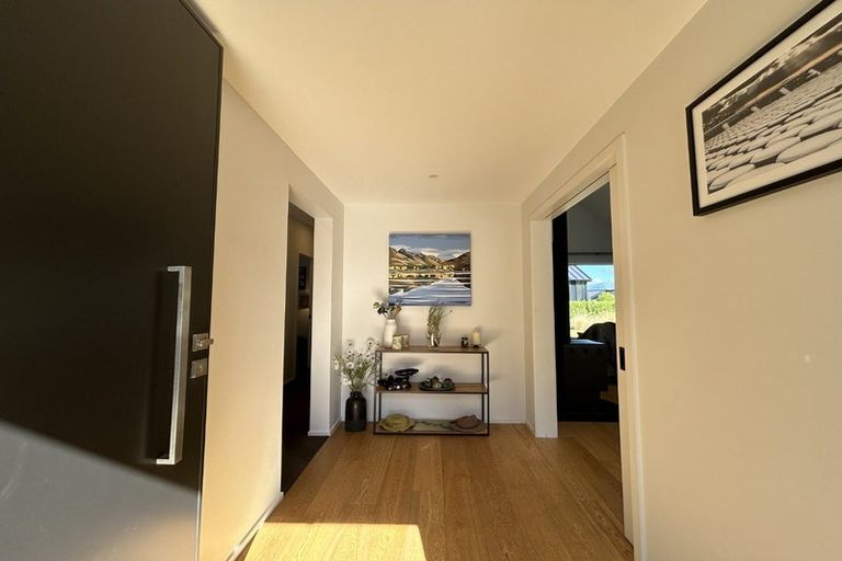 Photo of property in 32 Falconer Rise, Jacks Point, Queenstown, 9371