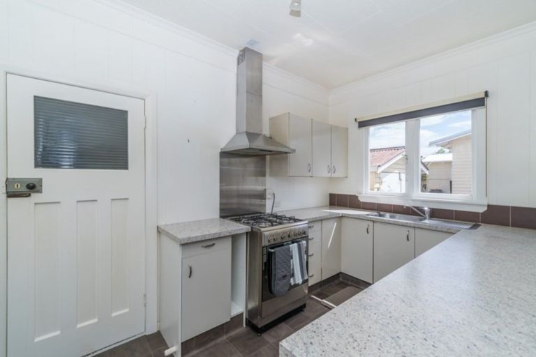 Photo of property in 18 Kowhai Avenue, Takaro, Palmerston North, 4410