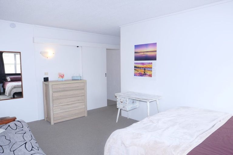 Photo of property in Melksham Towers, 102/131 Brougham Street, Mount Victoria, Wellington, 6011