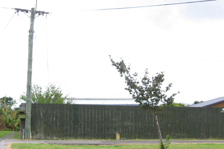 Photo of property in 1/41 Beach Haven Road, Beach Haven, Auckland, 0626