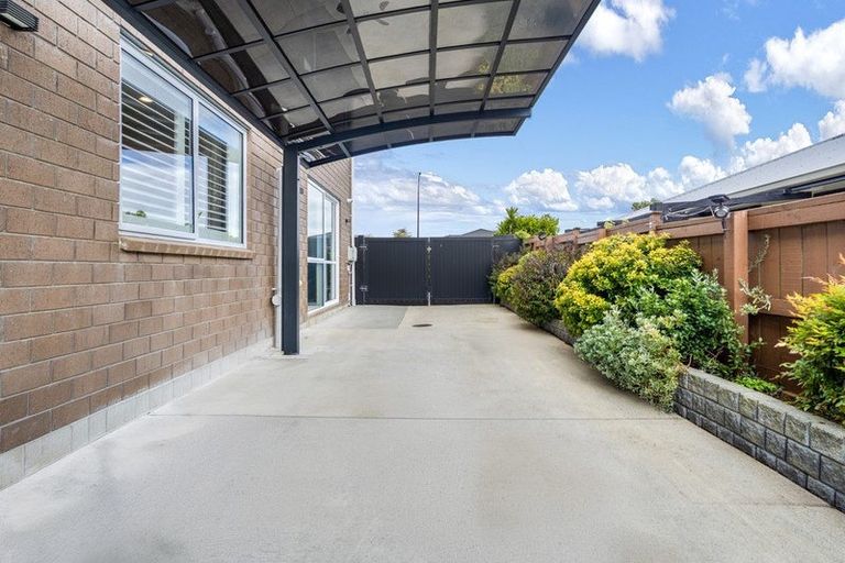 Photo of property in 94 Pohutukawa Parade, Riverhead, 0820