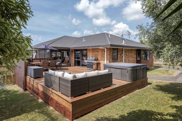 Photo of property in 47 Simmental Crescent, Somerville, Auckland, 2014