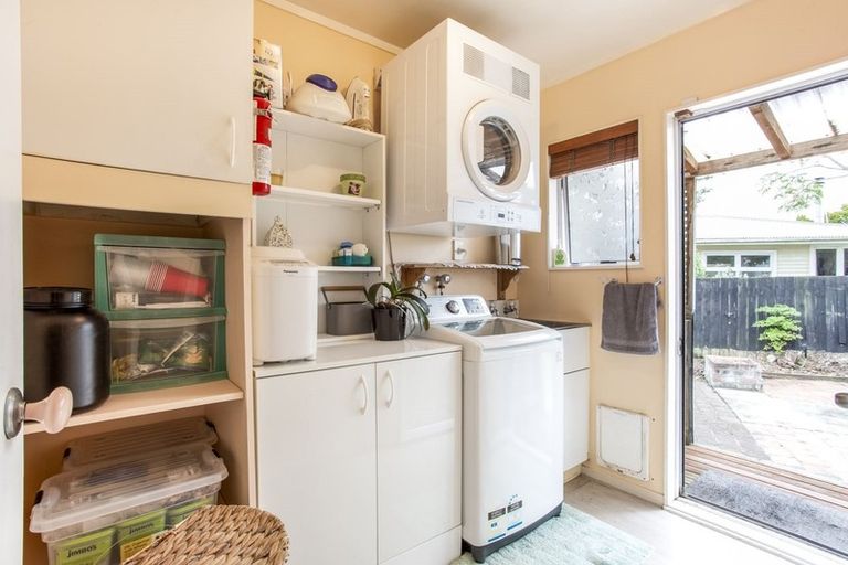 Photo of property in 55e Springs Road, Parakai, 0830