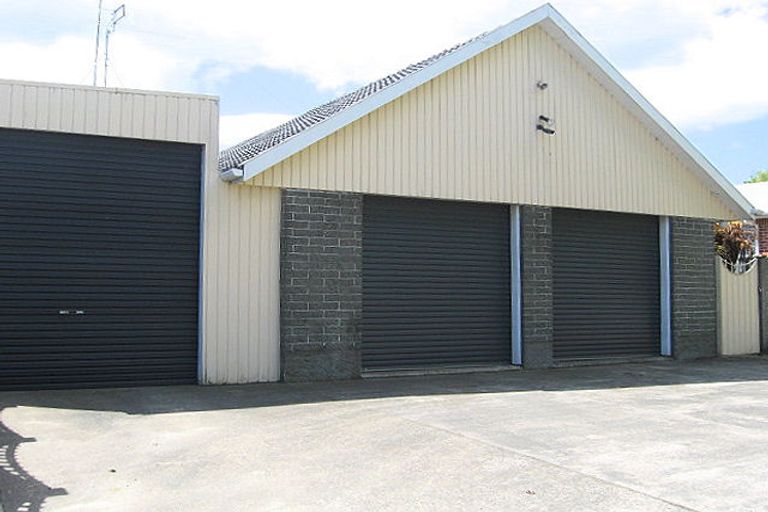 Photo of property in 24 Barnes Road, Redwood, Christchurch, 8051