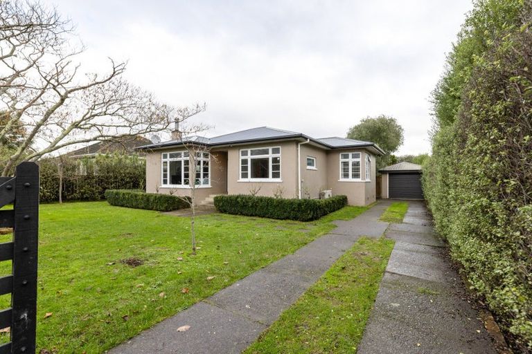 Photo of property in 16 Ihle Street, Terrace End, Palmerston North, 4410