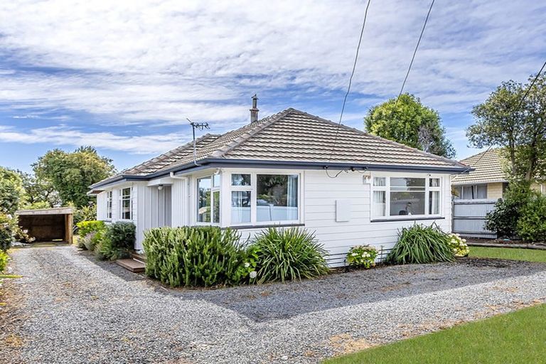 Photo of property in 215 Breezes Road, Aranui, Christchurch, 8061