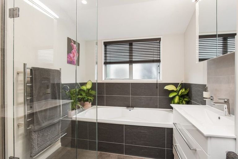 Photo of property in 56 Titirangi Crescent, Parklands, Christchurch, 8083