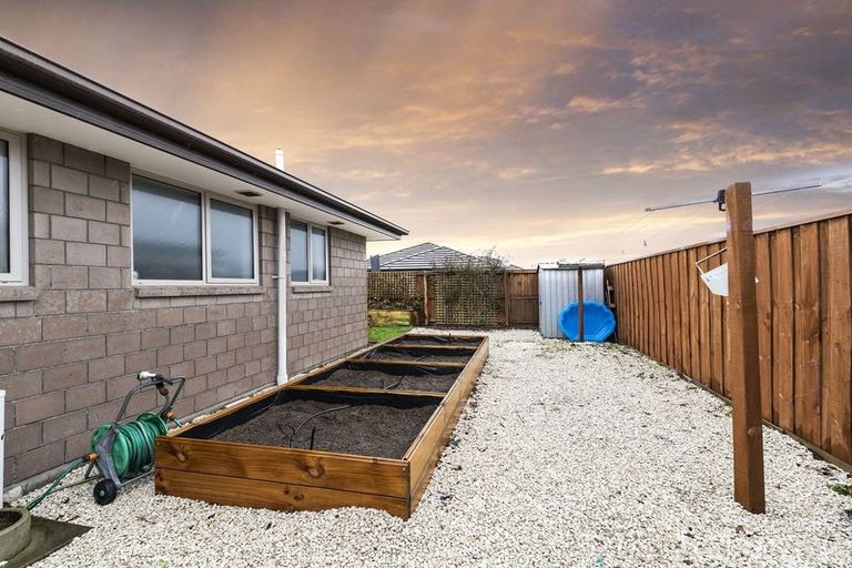 Photo of property in 100 Shillingford Boulevard, Rolleston, 7615