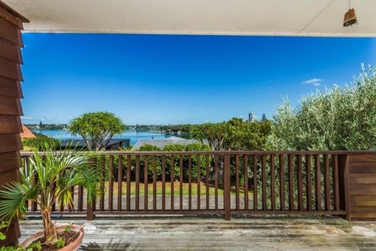Photo of property in 308 Hurstmere Road, Takapuna, Auckland, 0622