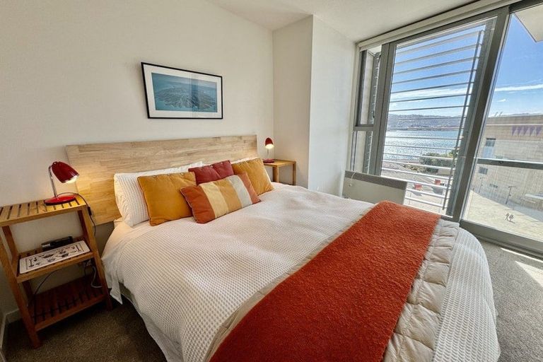 Photo of property in Portal Apartments, 8e/42 Cable Street, Te Aro, Wellington, 6011