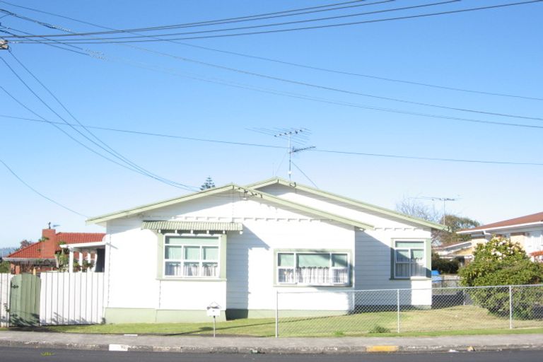Photo of property in 1/18a Weymouth Road, Manurewa, Auckland, 2102
