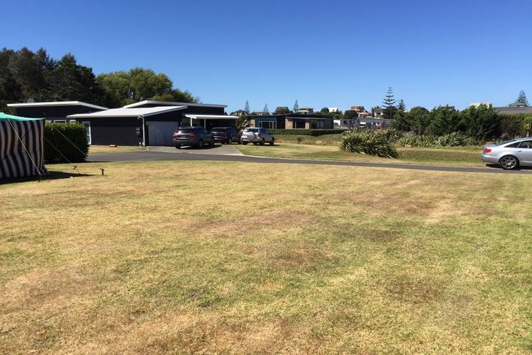 Photo of property in 28 Surfers Avenue, Waihi Beach, 3611