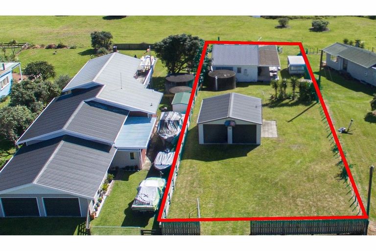 Photo of property in 66 Maunsell Road, Port Waikato, Tuakau, 2695