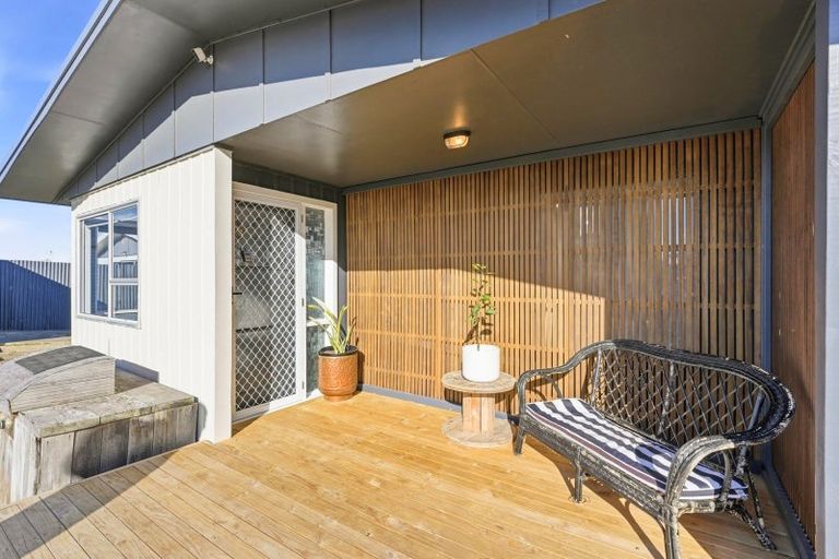 Photo of property in 60 Hinau Street, Castlecliff, Whanganui, 4501