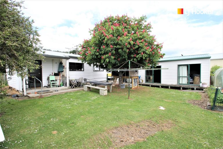 Photo of property in 239 Gladstone Road North, Mosgiel, 9024