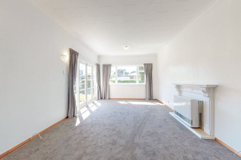 Photo of property in 21 Military Road, Boulcott, Lower Hutt, 5010