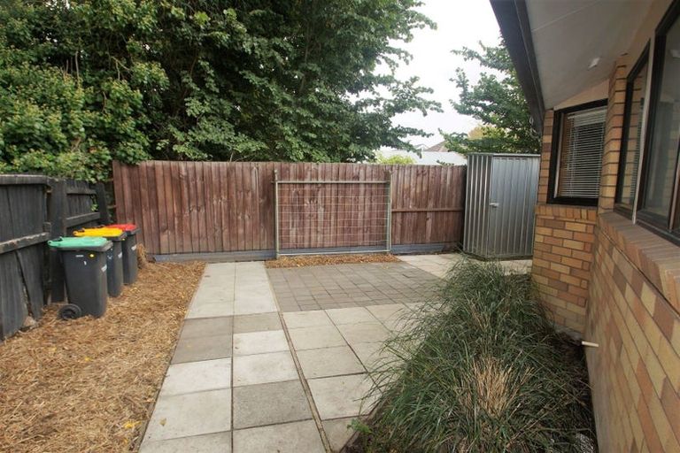 Photo of property in 2/26 Otara Street, Ilam, Christchurch, 8053