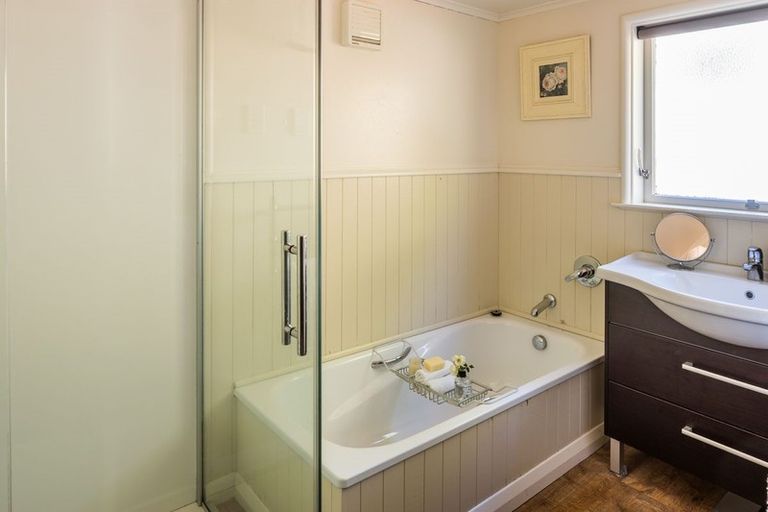 Photo of property in 29 Rona Street, Eastbourne, Lower Hutt, 5013