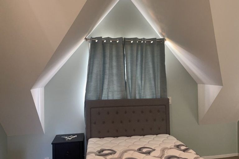 Photo of property in 1/4 Bond Crescent, Forrest Hill, Auckland, 0620