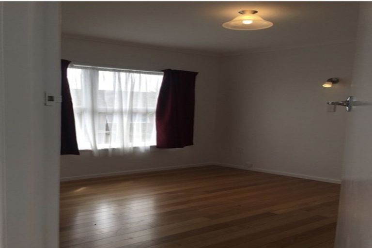 Photo of property in 2/342 Lake Road, Hauraki, Auckland, 0622