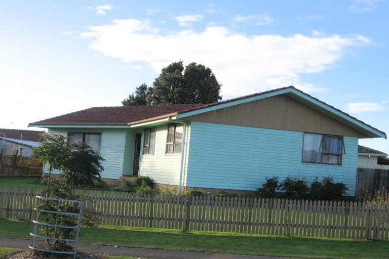 Photo of property in 4 Dillon Crescent, Clover Park, Auckland, 2019