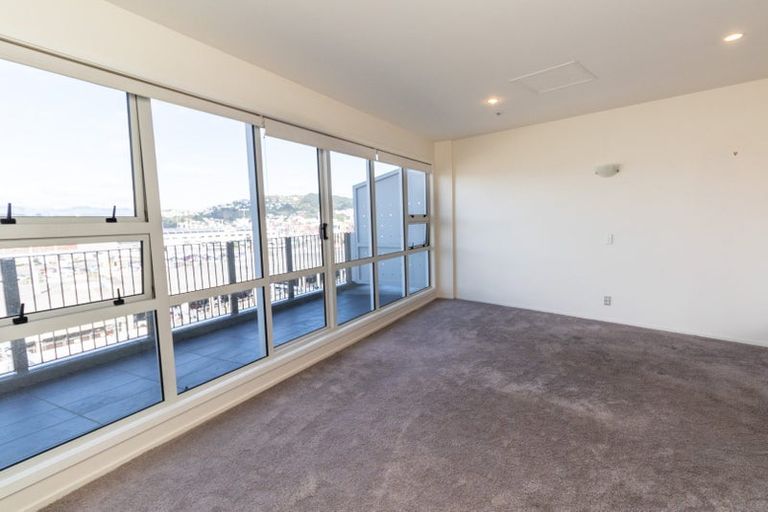 Photo of property in Stadium Garden Flats, 412/107 Thorndon Quay, Pipitea, Wellington, 6011