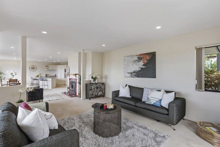 Photo of property in 59 Grovenor Drive, Orewa, 0931