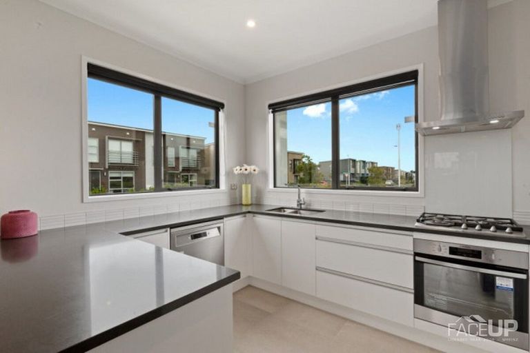 Photo of property in 14 Rangihina Road, Hobsonville, Auckland, 0616