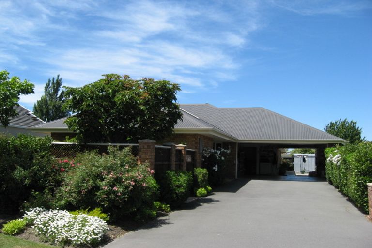 Photo of property in 22 Huntingdon Place, Avonhead, Christchurch, 8042