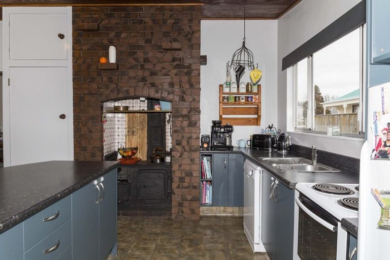 Photo of property in 7 Tennyson Street, Dannevirke, 4930