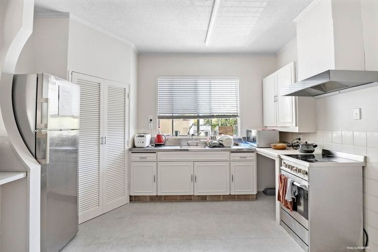 Photo of property in 3 Brook Street, Milford, Auckland, 0620